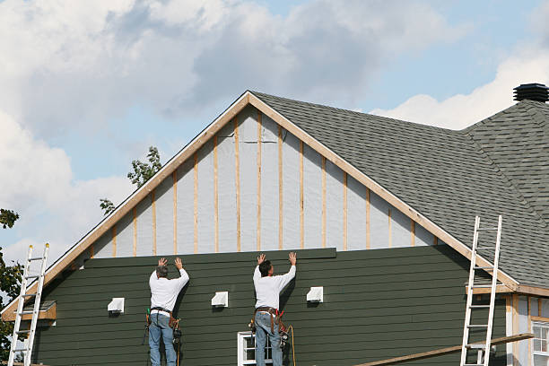 Professional Siding Installation technician working in Hopewell, NJ